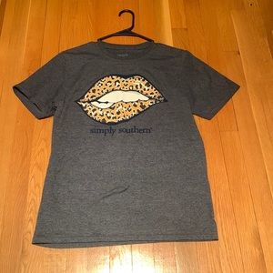 Great condition simply southern lips shirt